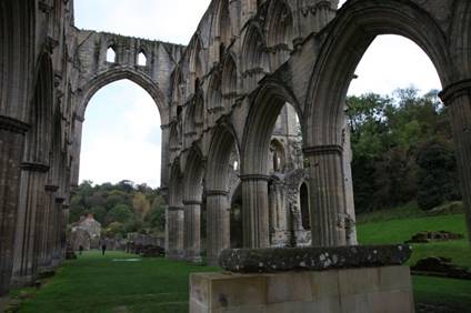 A stone archways in a park

Description automatically generated with medium confidence