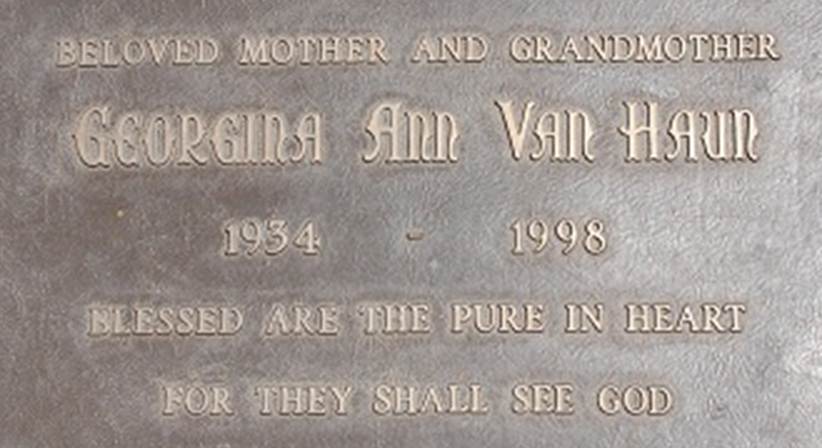 Larger memorial image loading...