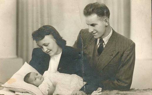 Catherine with her parents,Cyril & Nellie
