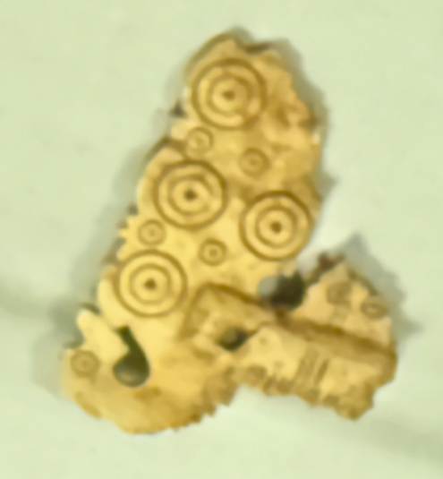 A computer screen shot of a gold object

AI-generated content may be incorrect.
